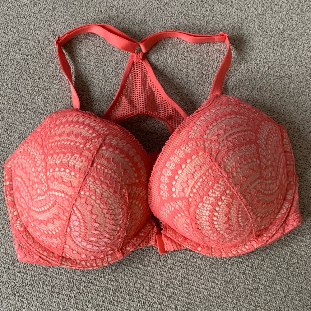 Victoria’s Secret Lace Very Sexy Push-Up Bra 32DD